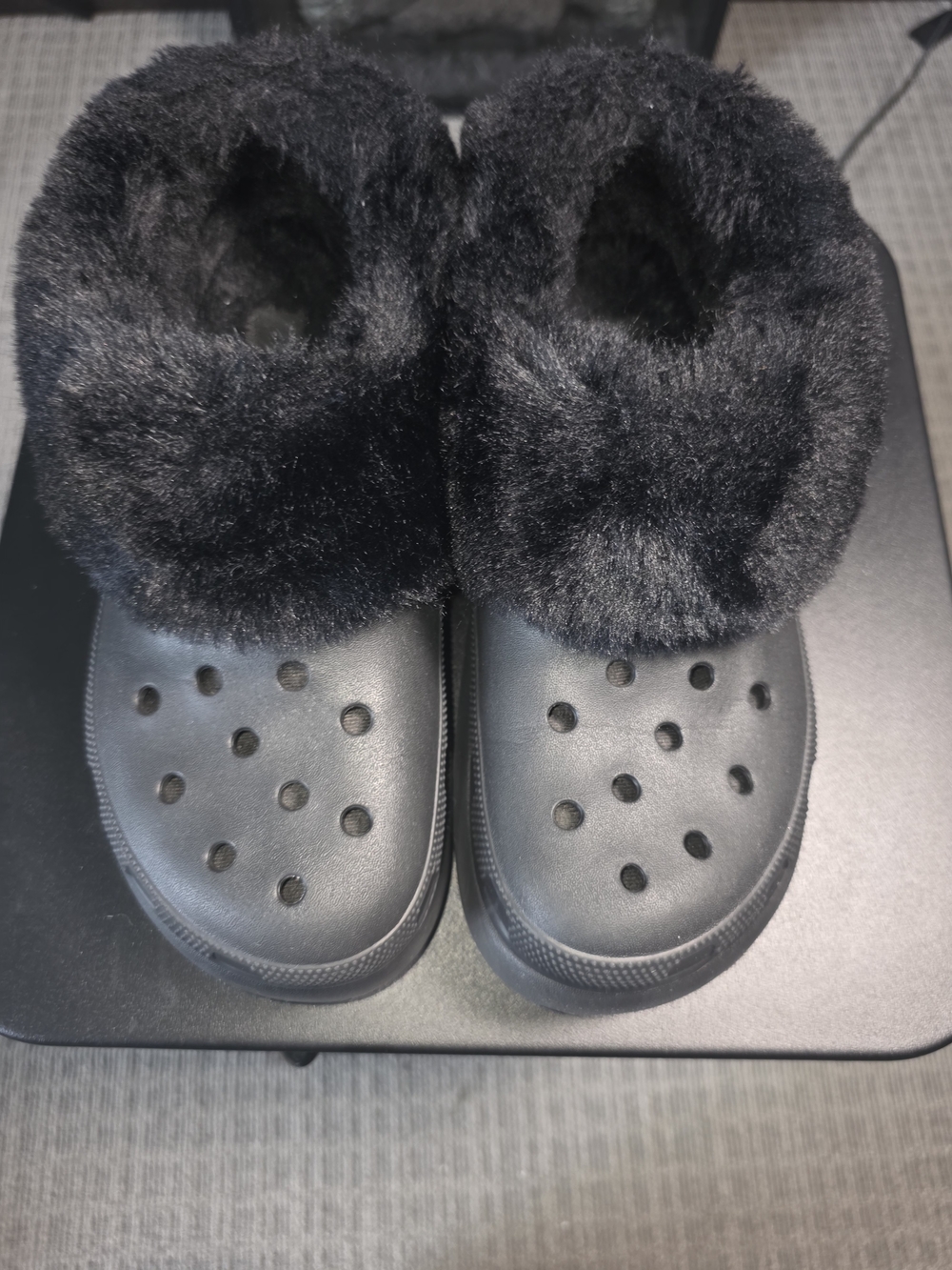 CROCS Black Faux Fur-Lined Classic Clog
